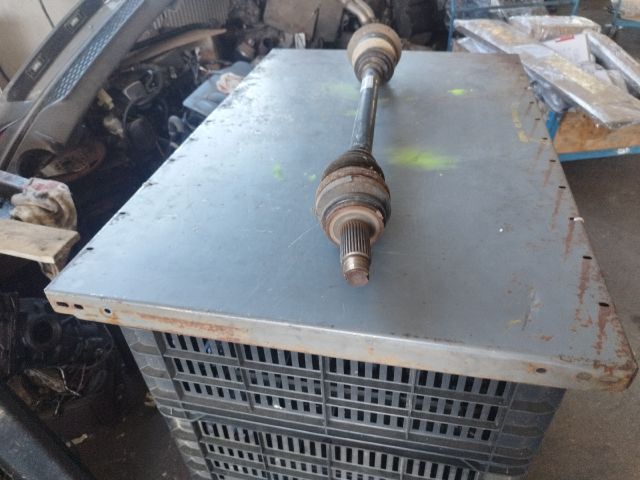 bontott BMW 5 F10 Bal hátsó Féltengely