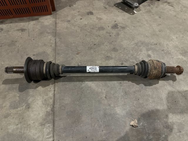 bontott BMW 5 F10 Bal hátsó Féltengely