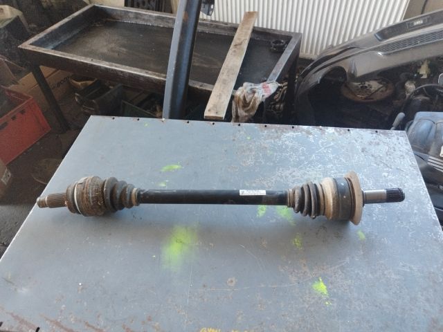 bontott BMW 5 F10 Bal hátsó Féltengely