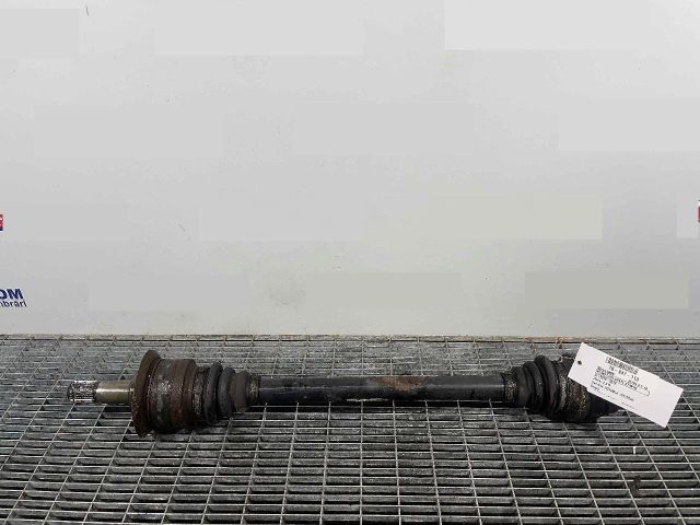 bontott BMW 5 F10 Bal hátsó Féltengely