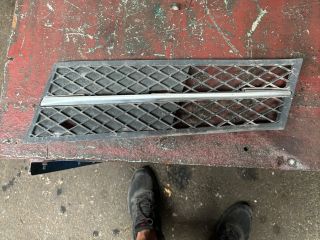 bontott BMW 5 F10 Bal Ködlámpa Rács