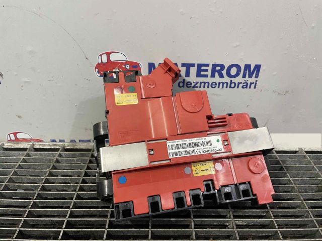 bontott BMW 5 F10 Biztosítéktábla Motortér