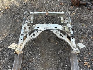 bontott BMW 5 F10 Első Bölcső