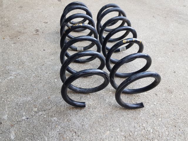 bontott BMW 5 F10 Első Rugó Pár