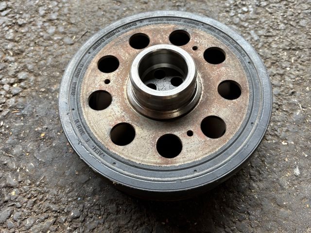 bontott BMW 5 F10 Főtengely Szíjtárcsa