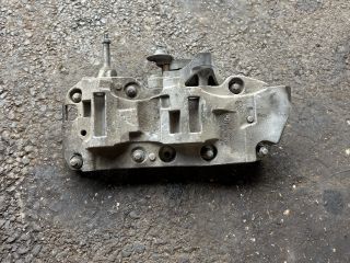 bontott BMW 5 F10 Generátor Tartó Bak