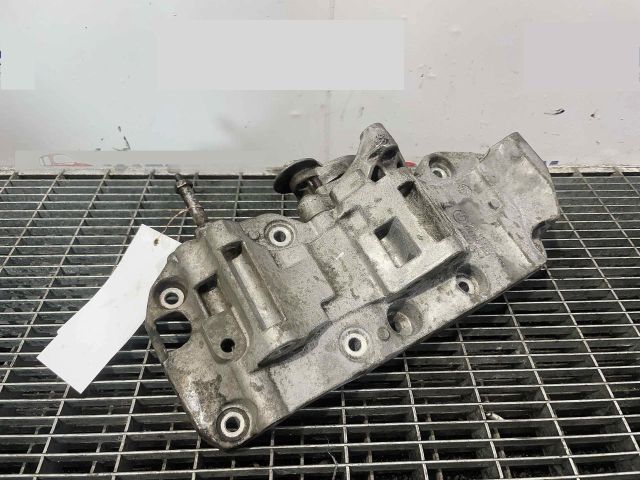 bontott BMW 5 F10 Generátor Tartó Bak