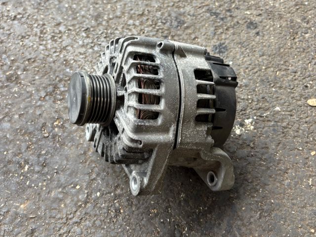 bontott BMW 5 F10 Generátor