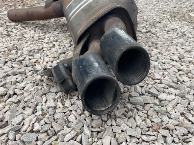 bontott BMW 5 F10 Hátsó Kipufogó Dob