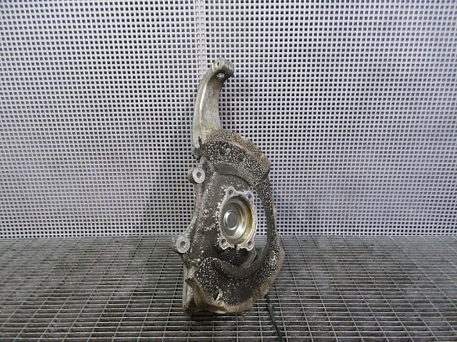 bontott BMW 5 F10 Jobb első Csonkállvány