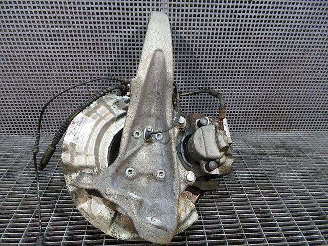 bontott BMW 5 F10 Jobb első Csonkállvány