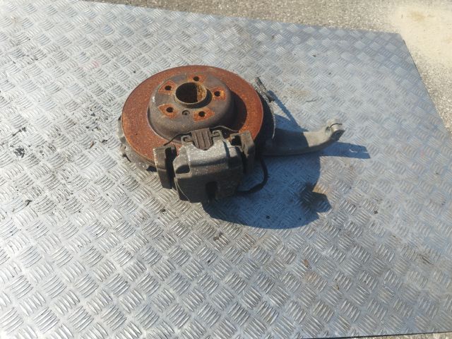 bontott BMW 5 F10 Jobb első Kerékagy