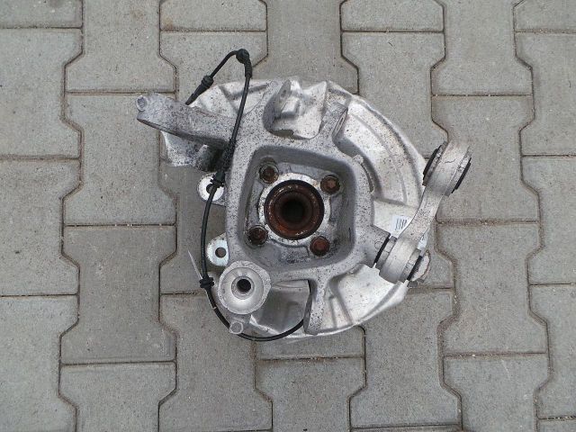 bontott BMW 5 F10 Jobb hátsó Csonkállvány