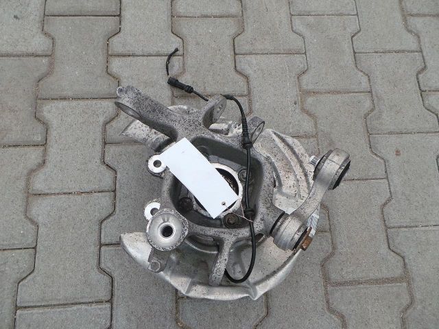 bontott BMW 5 F10 Jobb hátsó Csonkállvány