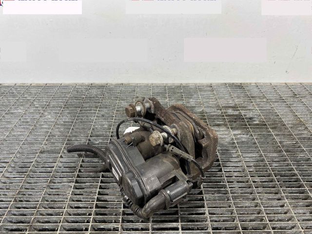 bontott BMW 5 F10 Jobb hátsó Féknyereg Munkahengerrel