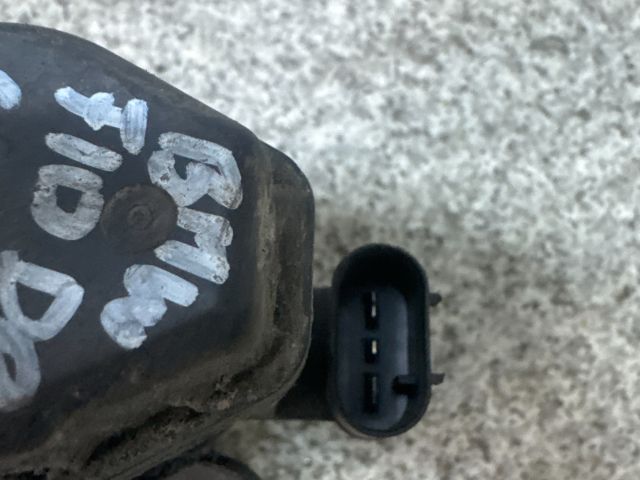 bontott BMW 5 F10 Jobb hátsó Féknyereg Munkahengerrel