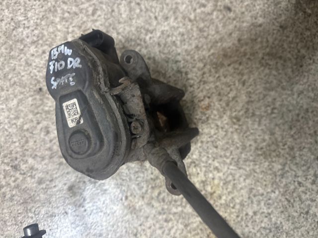 bontott BMW 5 F10 Jobb hátsó Féknyereg Munkahengerrel