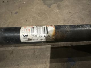 bontott BMW 5 F10 Jobb hátsó Féltengely