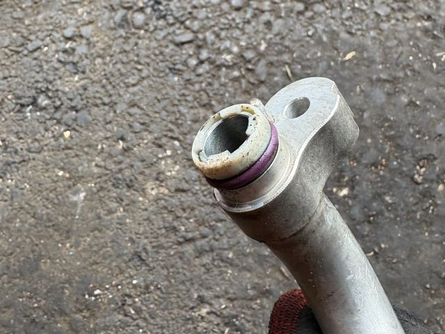 bontott BMW 5 F10 Klíma Cső