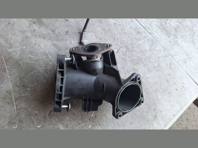 bontott BMW 5 F10 Légbeömlő Cső