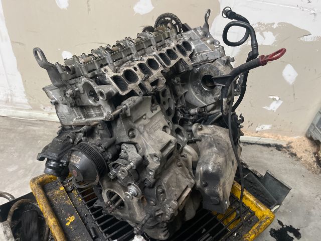 bontott BMW 5 F10 Motor (Fűzött blokk hengerfejjel)