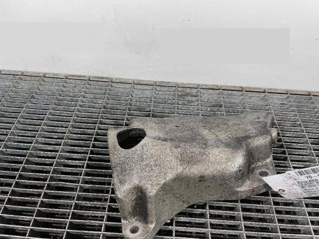 bontott BMW 5 F10 Motor Tartó Bak Bal