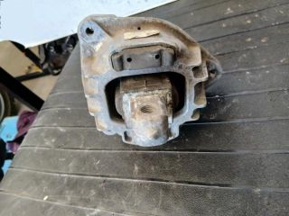 bontott BMW 5 F10 Motor Tartó Bak Jobb