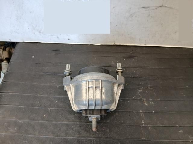 bontott BMW 5 F10 Motor Tartó Bak Jobb