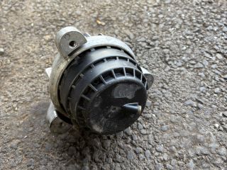 bontott BMW 5 F10 Motor Tartó Bak Jobb