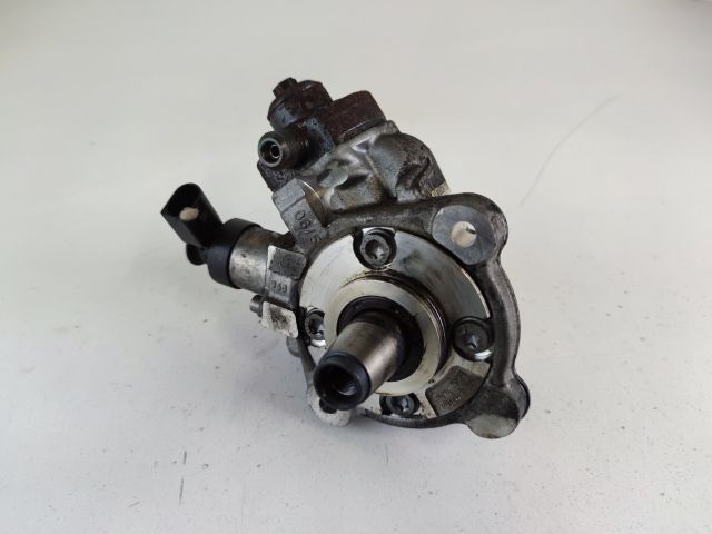 bontott BMW 5 F10 Nagynyomású Szivattyú