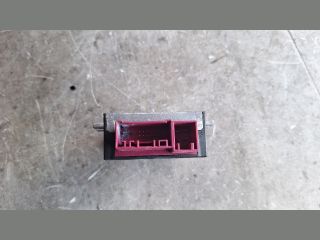 bontott BMW 5 F10 Üzemanyag Szivattyú Relé