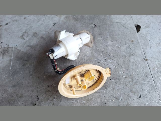 bontott BMW 5 F10 Üzemanyag Szivattyú