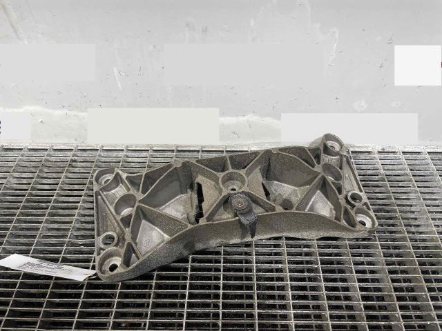 bontott BMW 5 F10 Váltó Tartó Bak (Pozíciófüggetlen)