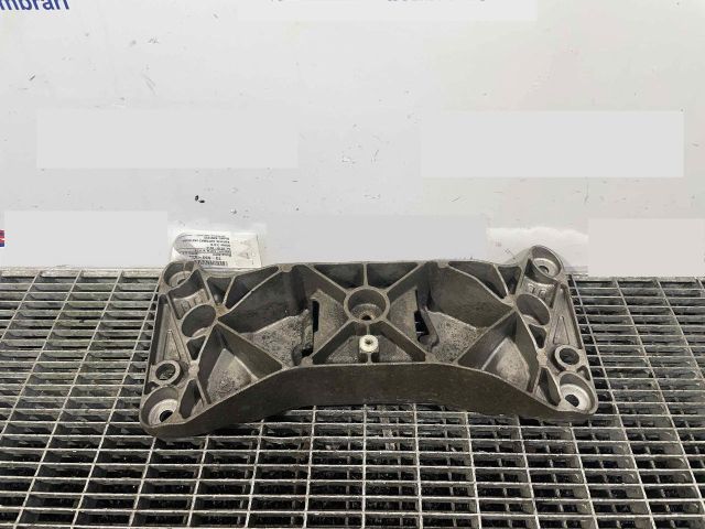 bontott BMW 5 F10 Váltó Tartó Bak (Pozíciófüggetlen)