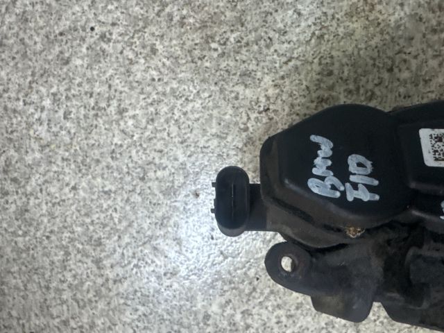 bontott BMW 5 F10 Bal hátsó Féknyereg Munkahengerrel