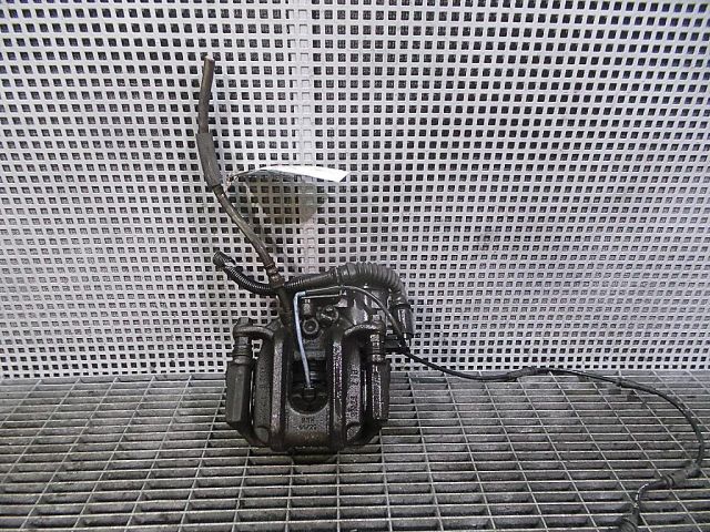 bontott BMW 5 F10 Jobb hátsó Féknyereg Munkahengerrel