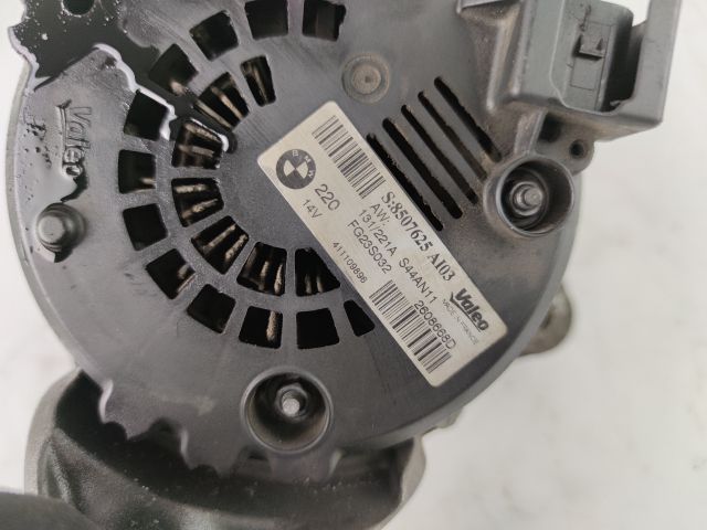 bontott BMW 5 F10 Generátor