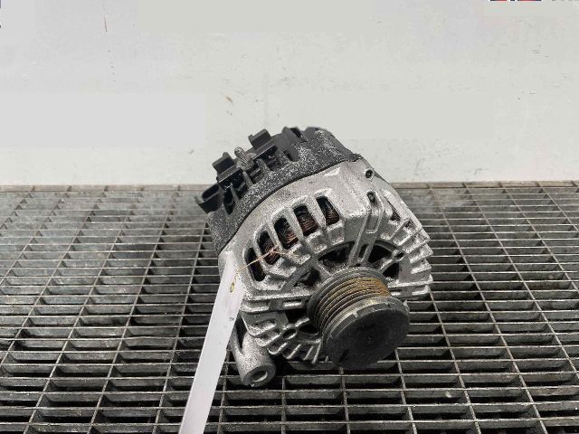 bontott BMW 5 F10 Generátor