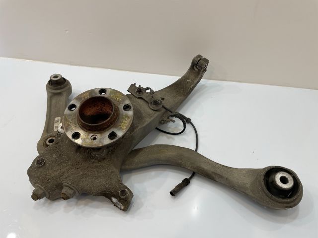 bontott BMW 5 F10 Jobb első Csonkállvány