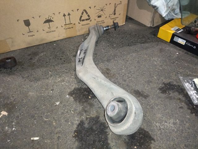 bontott BMW 5 F10 Jobb első Lengőkar