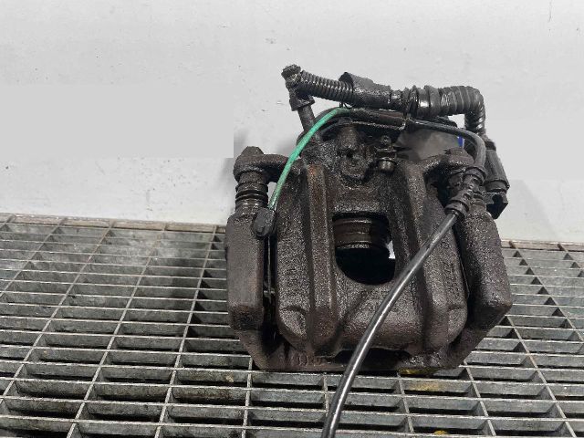 bontott BMW 5 F10 Jobb hátsó Féknyereg Munkahengerrel