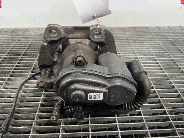 bontott BMW 5 F10 Jobb hátsó Féknyereg Munkahengerrel