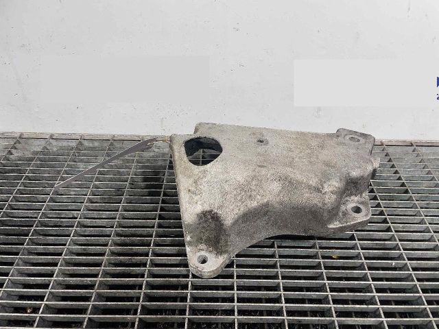 bontott BMW 5 F10 Motor Tartó Bak Bal