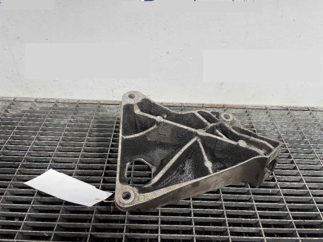 bontott BMW 5 F10 Motor Tartó Bak Bal