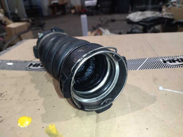 bontott BMW 5 F10 Turbócső