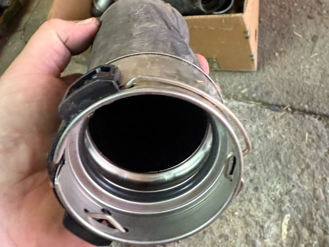 bontott BMW 5 F10 Turbócső