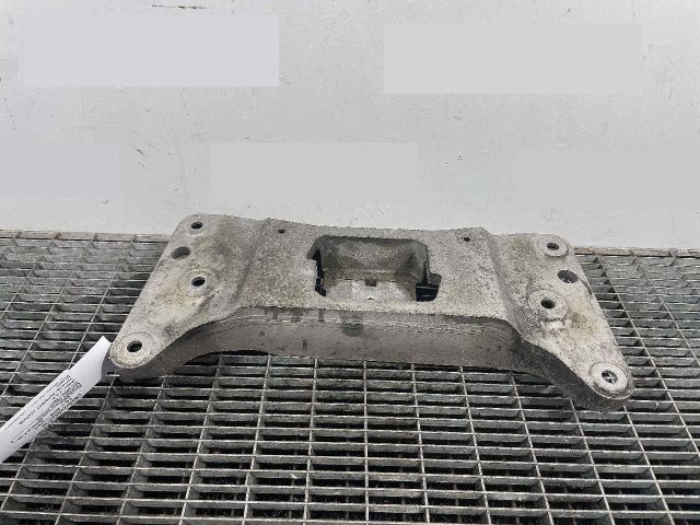 bontott BMW 5 F10 Váltó Tartó Bak (Pozíciófüggetlen)