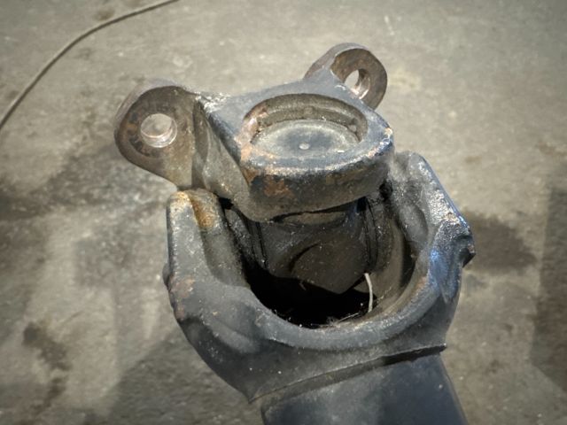 bontott BMW 5 F10 Kardántengely