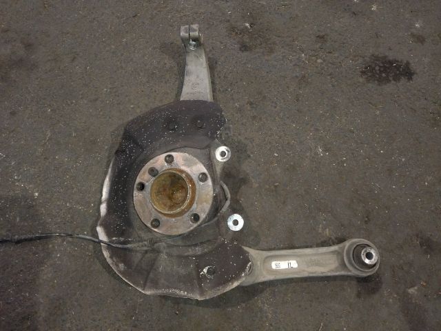 bontott BMW 5 F10 Bal első Csonkállvány Kerékaggyal