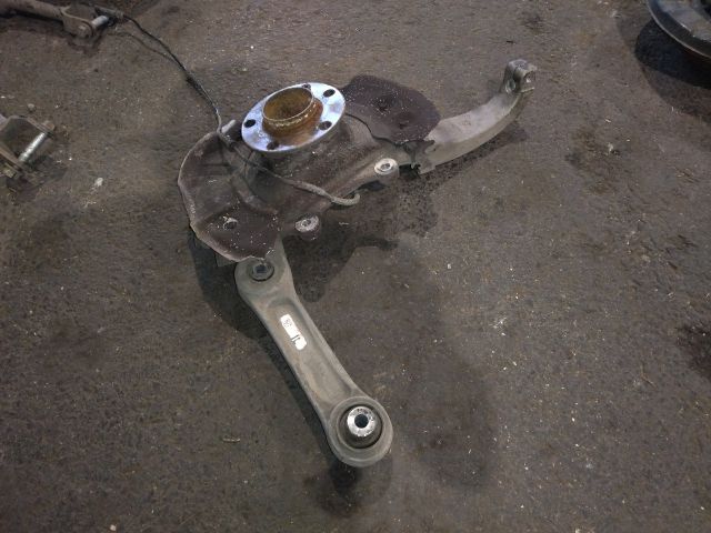 bontott BMW 5 F10 Bal első Csonkállvány Kerékaggyal